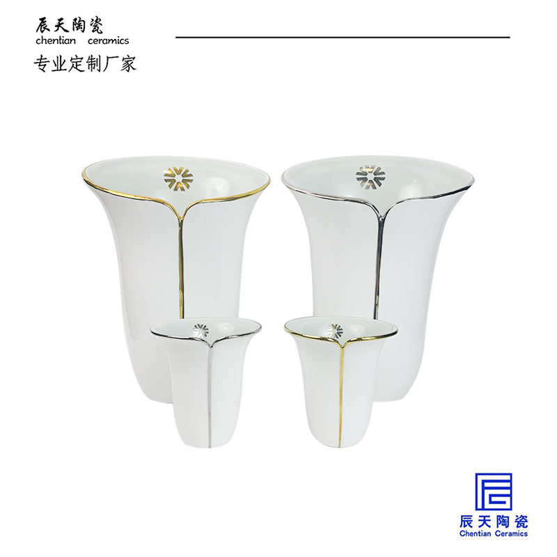<b>客戶定制 創(chuàng)意描金喇叭陶瓷花瓶</b>